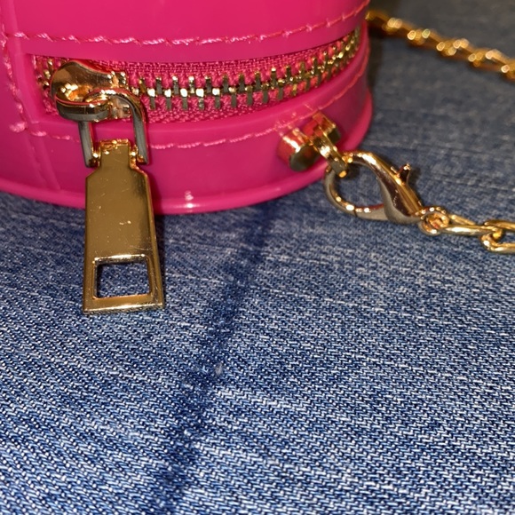 ***SOLD***Expressions NYC Luxury Vegan Handbags - fuchsia heart - Picture 4 of 8